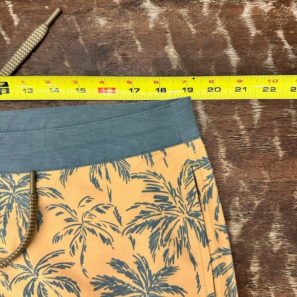 NWT Faherty Shorts Mens 36 Orange Hybrid Board Shorts Casual Beach Adult NWT - Picture 5 of 9